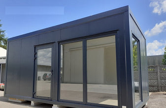 18m² kantoorruimte met badkamer en kitchenette